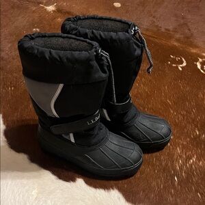 LL Bean Northwoods Kids Winter Snow Boots Graphite Gray and Black size 4